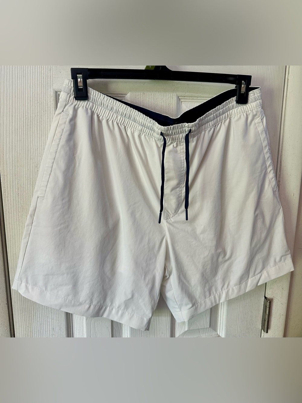 Vineyard Vines Lightweight On The Go Hybrid Short, Large